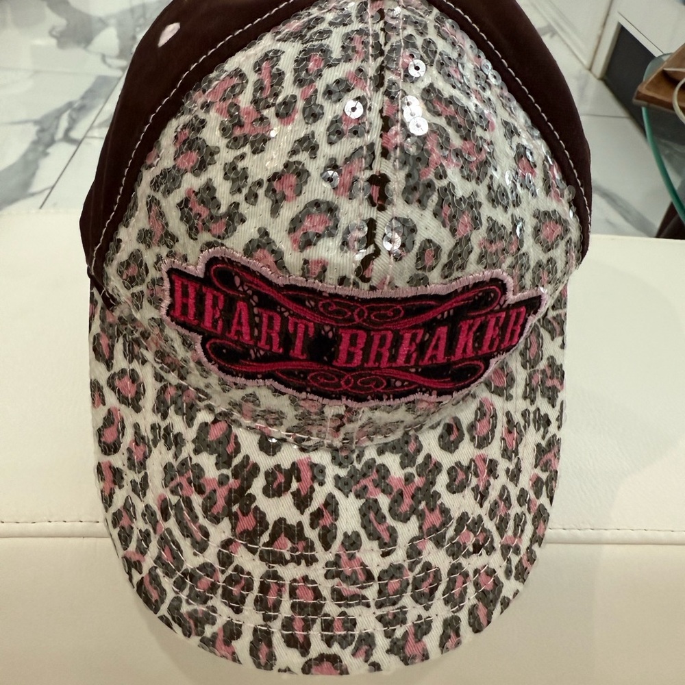 Heartbreaker Women's Leopard Print Sequin Cap‎